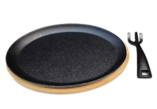 cast iron dutch oven cleaning