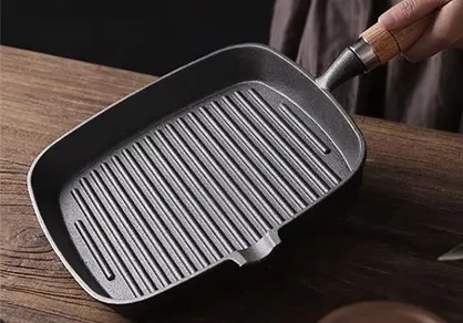 cast iron saucepan